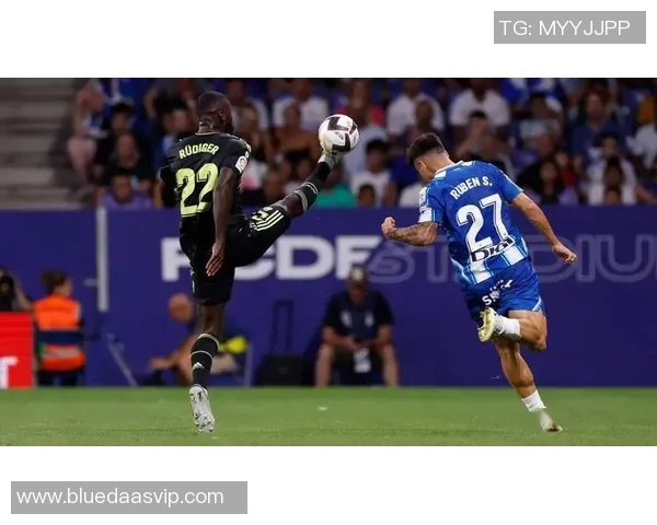 中后卫在比赛中的上抢时机把握与拖后职责分析与实践探讨