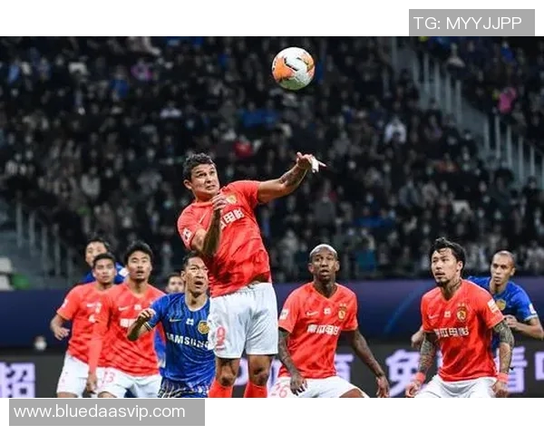 江苏苏宁队主场大胜，力压广州恒大登顶中超积分榜